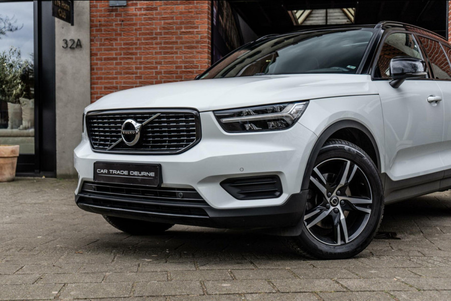 Volvo XC40 2.0 T4 R-Design Pano / Camera / Apple Car Play