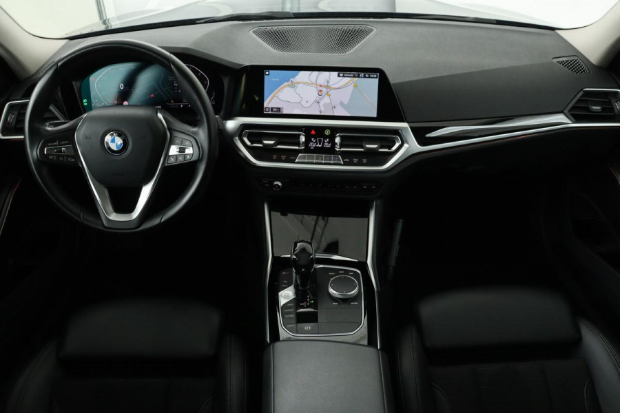 BMW 3-serie 320i Executive | Sport Line | Carplay | Full LED | Sportstoelen | Keyless | Navigatie | Half leder | PDC | Live Cockpit