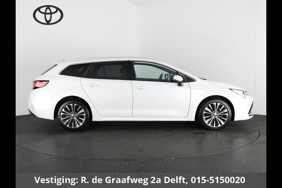 Toyota Corolla Touring Sports 1.8 Hybrid First Edition | Stuur- & Stoelverwarming | Navigatie | Elektrische kofferbak |