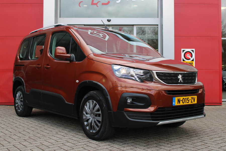 Peugeot Rifter 1.2 130PK AUTOMAAT ALLURE | TREKHAAK | NAVIGATIE | APPLE CARPLAY/ANDROID AUTO | PARKEERSENSOREN VOOR EN ACHTER | DAB+ RADIO | AIRCO | CRUISE CONTROL | ROLSTOELLIFT |