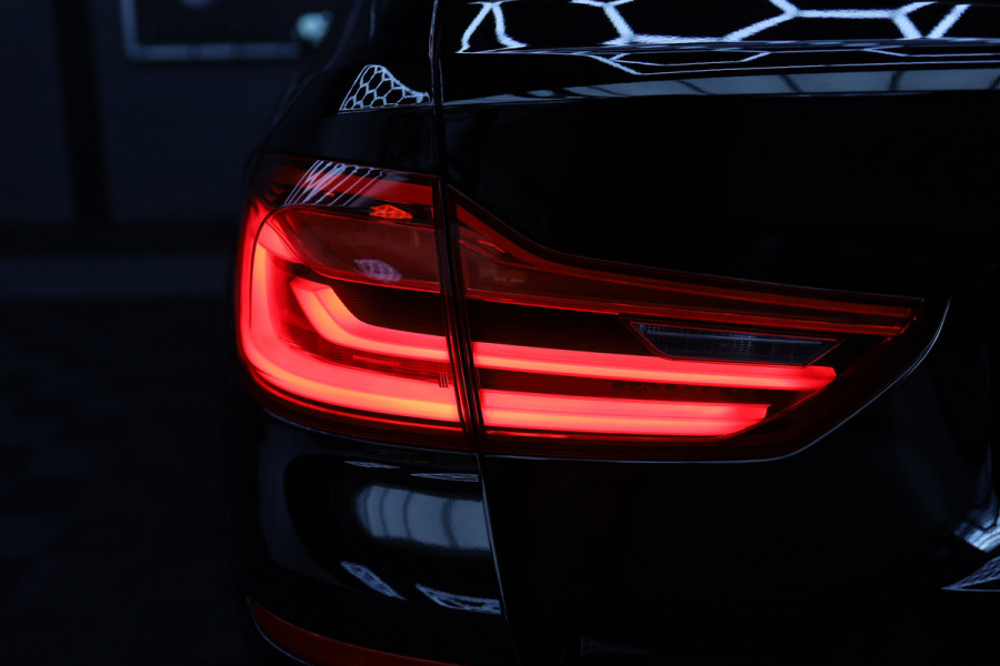 BMW 5 Serie Touring 530i High Executive | Leer |  Elektrisch bedienbare achterklep |