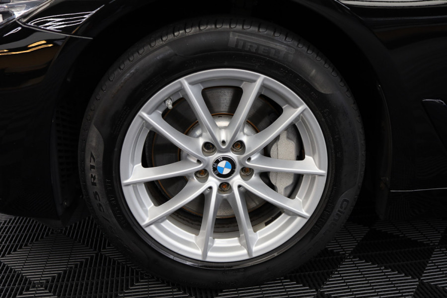 BMW 5 Serie Touring 530i High Executive | Leer |  Elektrisch bedienbare achterklep |