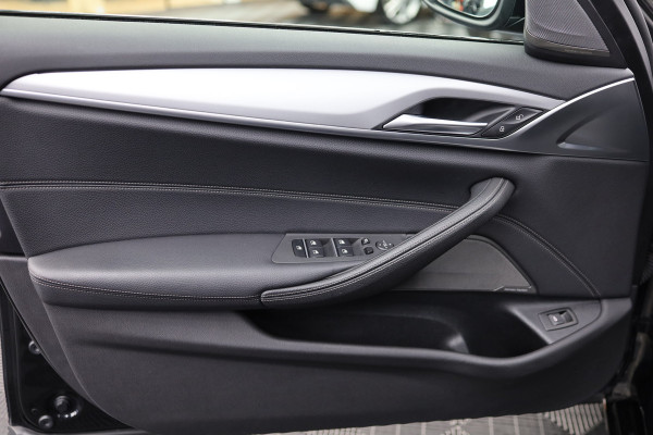 BMW 5 Serie Touring 530i High Executive | Leer |  Elektrisch bedienbare achterklep |