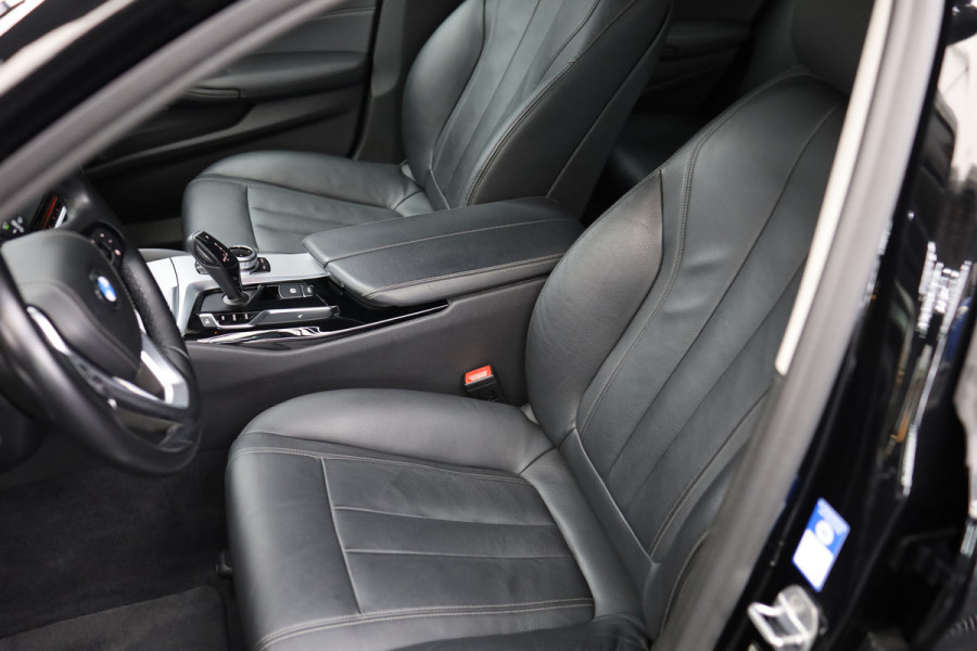 BMW 5 Serie Touring 530i High Executive | Leer |  Elektrisch bedienbare achterklep |