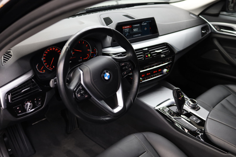 BMW 5 Serie Touring 530i High Executive | Leer |  Elektrisch bedienbare achterklep |