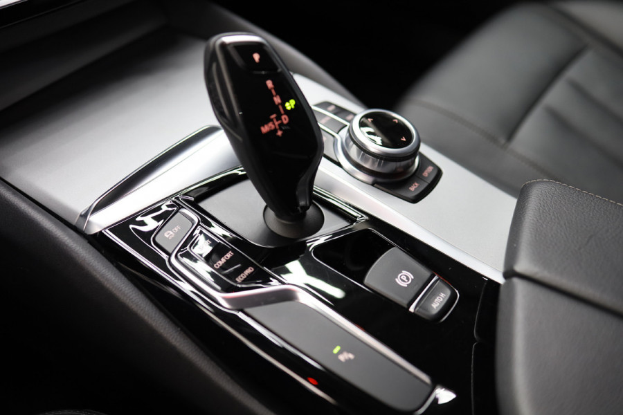 BMW 5 Serie Touring 530i High Executive | Leer |  Elektrisch bedienbare achterklep |