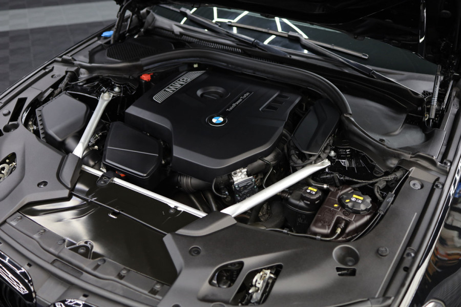 BMW 5 Serie Touring 530i High Executive | Leer |  Elektrisch bedienbare achterklep |