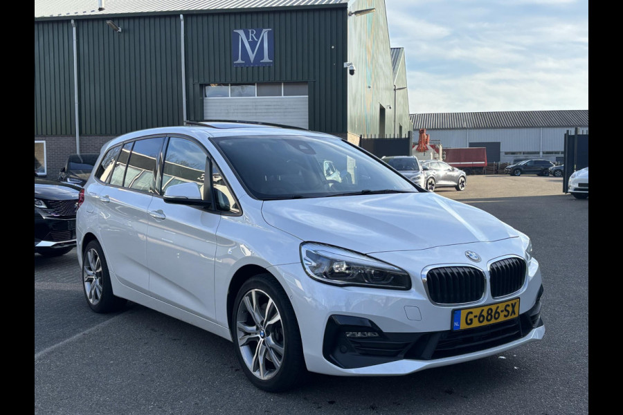 BMW 2 Serie Gran Tourer 220i High Executive Edition PANO| HEAD-UP| ELEK. ACHTERKLEP| RIJKLAARPIJS INCL. 12 MAANDEN BOVAG GARANTIE|