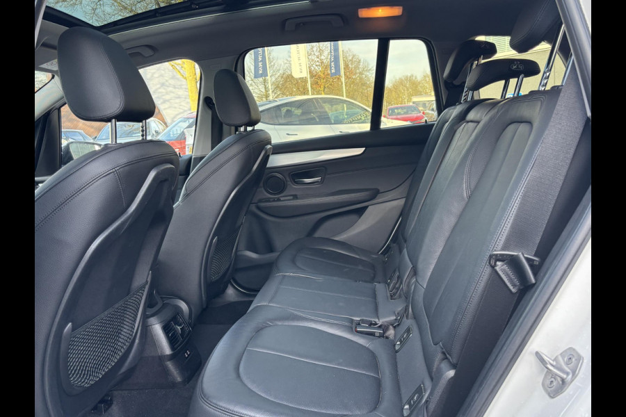 BMW 2 Serie Gran Tourer 220i High Executive Edition PANO| HEAD-UP| ELEK. ACHTERKLEP| RIJKLAARPIJS INCL. 12 MAANDEN BOVAG GARANTIE|