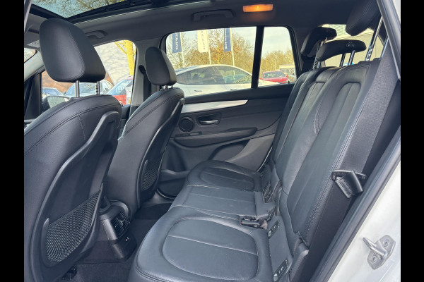 BMW 2 Serie Gran Tourer 220i High Executive Edition PANO| HEAD-UP| ELEK. ACHTERKLEP| RIJKLAARPIJS INCL. 12 MAANDEN BOVAG GARANTIE|