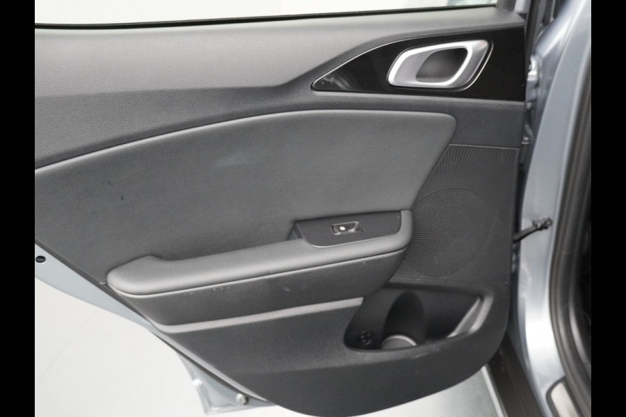 Kia Xceed 1.5 T-GDi DynamicPlusLine - Navigatie - Cruise Control - Apple CarPlay/ Android Auto - Camera - Voorstoelen verwarmd - Fabrieksgarantie tot 03-2031