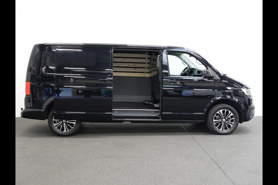 Volkswagen Transporter 2.0 150PK L2H1 Highline Automaat Airco  Navi Parkeersensoren Camera Trekhaak Carplay