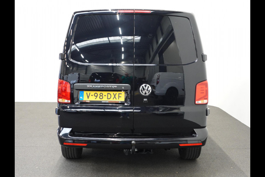 Volkswagen Transporter 2.0 150PK L2H1 Highline Automaat Airco  Navi Parkeersensoren Camera Trekhaak Carplay