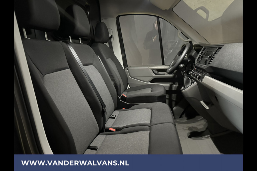 Volkswagen Crafter 2.0 TDI 141pk L3H3 L2H2 Euro6 Airco | Cruisecontrol | 3000kg Trekhaak Bijrijdersbank