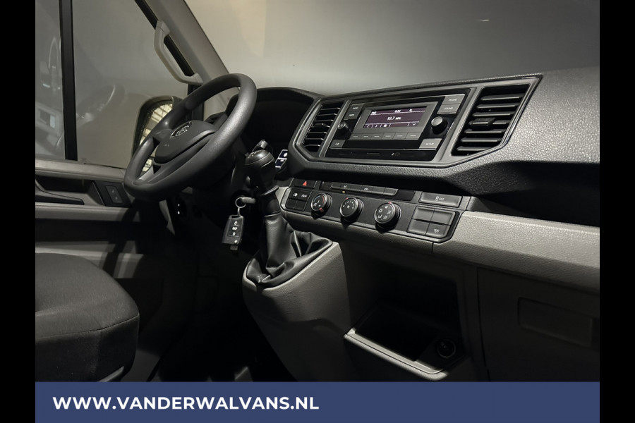 Volkswagen Crafter 2.0 TDI 141pk L3H3 L2H2 Euro6 Airco | Cruisecontrol | 3000kg Trekhaak Bijrijdersbank