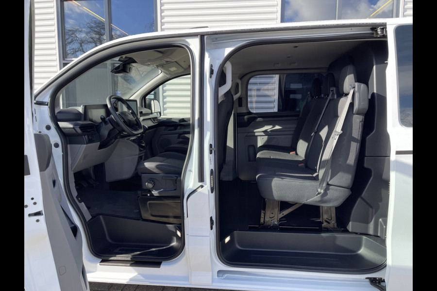 Ford Transit Custom 340 2.0 TDCI 130pk L2H1 Sport originele DC 5 persoons / rijlklaar € 42.950 ex btw / lease vanaf € 769 / 18 inch velgen 4 seizoenen banden / nieuwe bus BPM vrij !