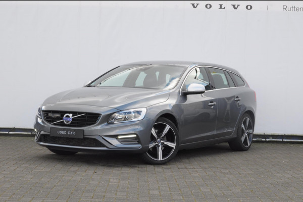 Volvo V60 T4 190PK Automaat Business Sport / Adaptieve cruise control / BLIS / Trekhaak / Leder met alcantara bekleding / Parkeersensoren met camera / Stoelverwarming / Standkachel