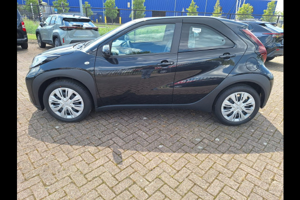 Toyota Aygo X 1.0 VVT-i MT play Ook beschikbaar in Zwart Metallic (Night Sky Metallic)