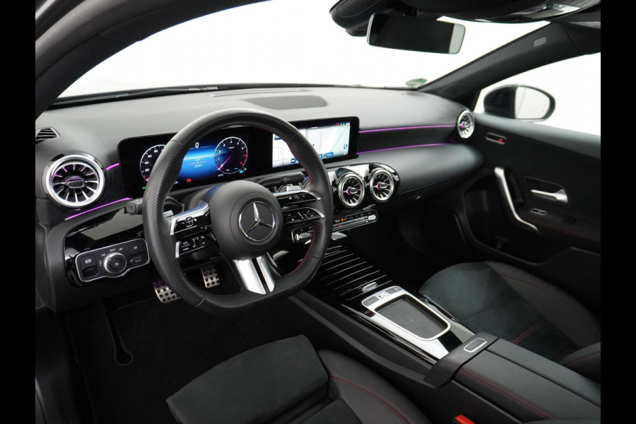 Mercedes-Benz A-Klasse 200 AMG Line RIJKLAARPRIJS INCL. 12 MND. BOVAGGARANTIE | PANO | CAMERA | AMBILIGHT