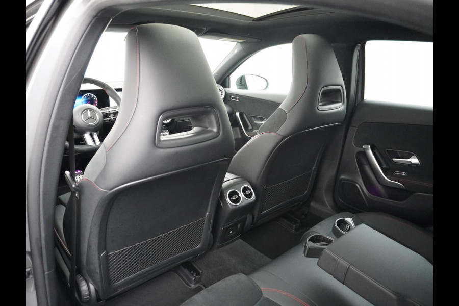 Mercedes-Benz A-Klasse 200 AMG Line RIJKLAARPRIJS INCL. 12 MND. BOVAGGARANTIE | PANO | CAMERA | AMBILIGHT