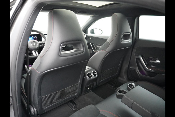 Mercedes-Benz A-Klasse 200 AMG Line RIJKLAARPRIJS INCL. 12 MND. BOVAGGARANTIE | PANO | CAMERA | AMBILIGHT