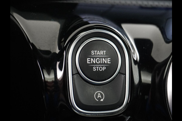 Mercedes-Benz A-Klasse 200 AMG Line RIJKLAARPRIJS INCL. 12 MND. BOVAGGARANTIE | PANO | CAMERA | AMBILIGHT