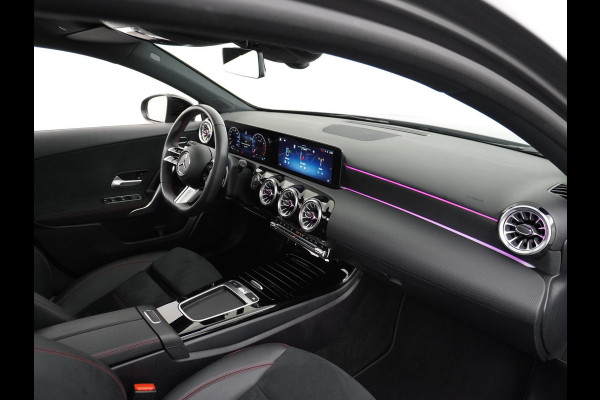Mercedes-Benz A-Klasse 200 AMG Line RIJKLAARPRIJS INCL. 12 MND. BOVAGGARANTIE | PANO | CAMERA | AMBILIGHT