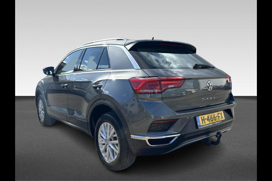 Volkswagen T-Roc 1.5 TSI Style  automaat | trekhaak | Active Info Display | LED koplampen