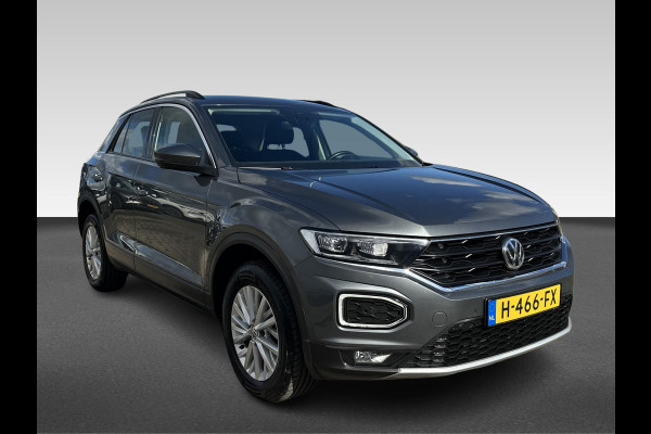 Volkswagen T-Roc 1.5 TSI Style  automaat | trekhaak | Active Info Display | LED koplampen