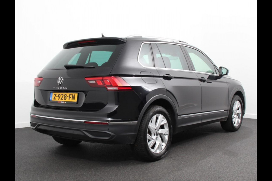 Volkswagen Tiguan 1.5 TSI 150pk DSG Move | Navigatie | Apple Carplay/Android Auto | Parkeersensoren | Camera | Adaptive Cruise Control | Elektrisch inklapbare trekhaak | Stuur- en stoelverwarming