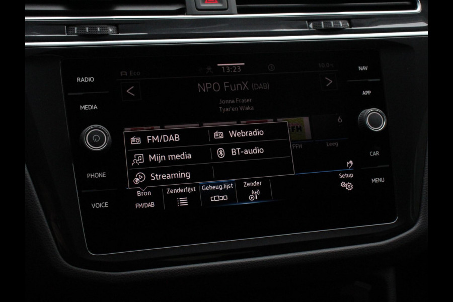 Volkswagen Tiguan 1.5 TSI 150pk DSG Move | Navigatie | Apple Carplay/Android Auto | Parkeersensoren | Camera | Adaptive Cruise Control | Elektrisch inklapbare trekhaak | Stuur- en stoelverwarming