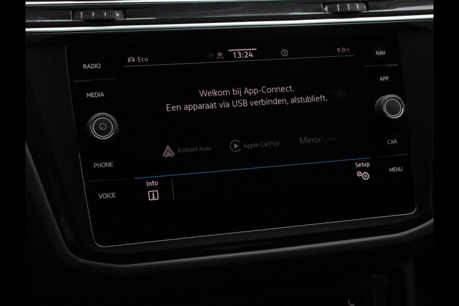 Volkswagen Tiguan 1.5 TSI 150pk DSG Move | Navigatie | Apple Carplay/Android Auto | Parkeersensoren | Camera | Adaptive Cruise Control | Elektrisch inklapbare trekhaak | Stuur- en stoelverwarming