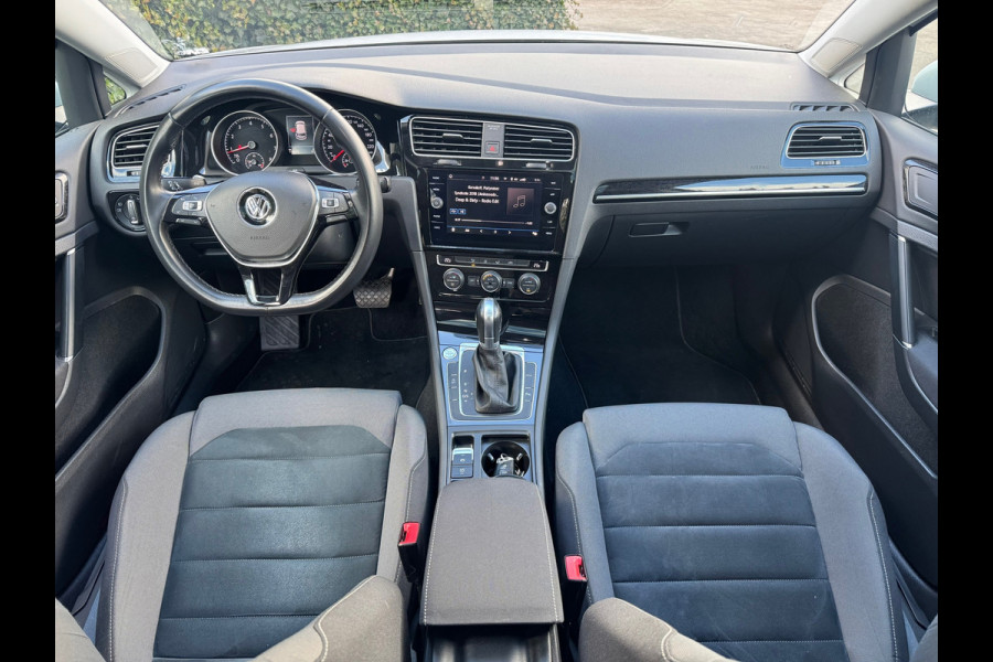 Volkswagen Golf 1.5 TSI Highline PANO/NAVI/CAMERA/LED/SPORTSTOELEN/CLIMATE/PARELMOER !