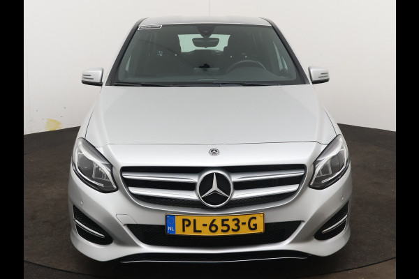 Mercedes-Benz B-Klasse 180 Ambition | Lichtmetalen velgen | Navigatie | Parking support met camera achter | Louwman Basispakket  met 1 jaar Bovag Garantie.