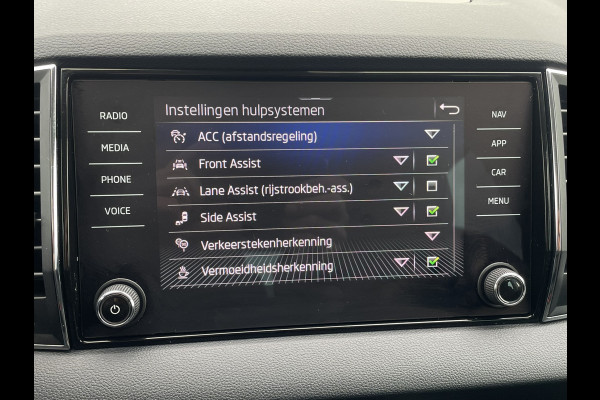 Škoda Karoq 1.5 TSI ACT Style | LED | Navi | Virtual Cockpit | Carplay | Camera