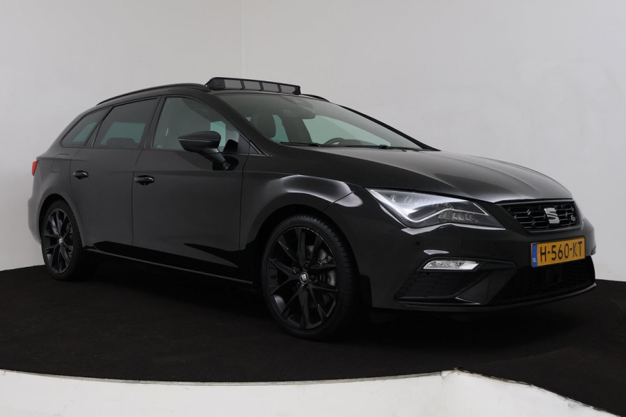 Seat León ST 1.5 TSI FR Ultimate Edition Black (PANORAMADAK, CAMERA, STOELVERWARMING, NAVIGATIE, PARKEERSENSOREN, NL-AUTO)