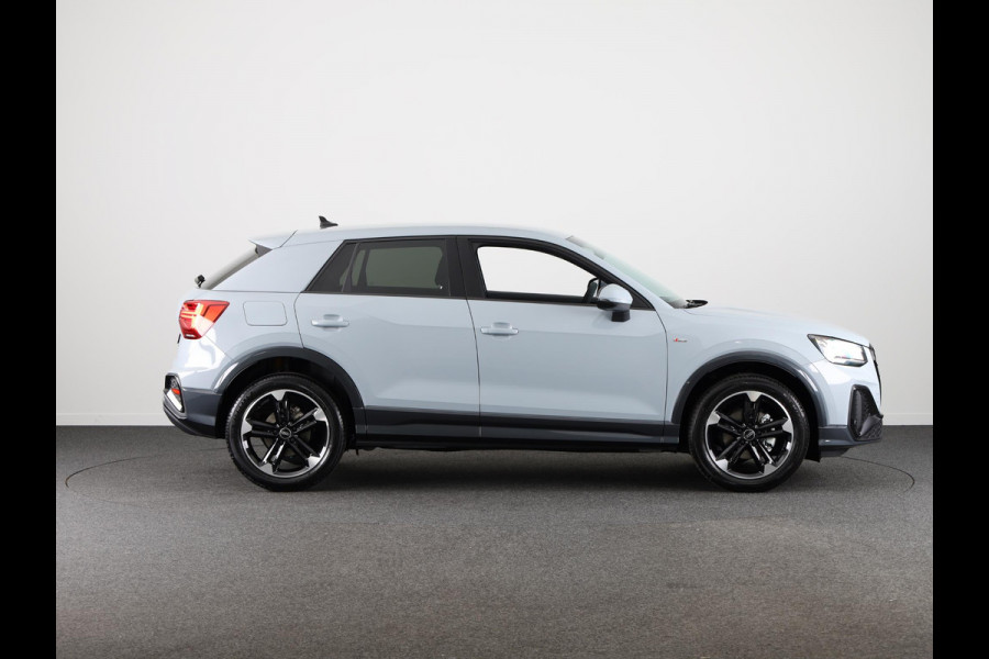 Audi Q2 35 TFSI S Edition stoelverwarming, optiek pakket zwart plus, Audi soundsysteem