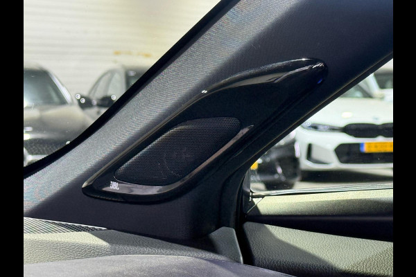 Toyota C-HR 1.8 Hybrid Bi-Tone | JBL | Trekhaak | 18 Inch | Navi