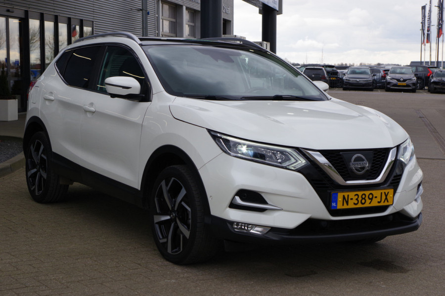 Nissan QASHQAI 1.6 164 PK Tekna, Panoramadak, Trekhaak, Climate Control, Stoelverwarming, 19" LM Velgen