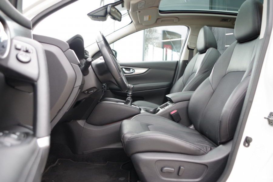 Nissan QASHQAI 1.6 164 PK Tekna, Panoramadak, Trekhaak, Climate Control, Stoelverwarming, 19" LM Velgen