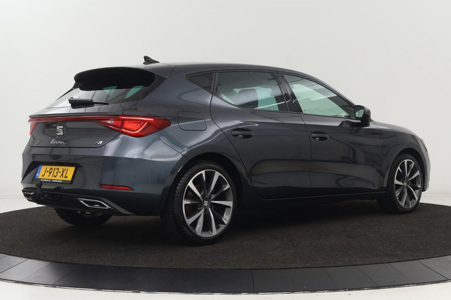 Seat Leon 1.5 TSI FR Launch Edition | Stoel & stuurverwarming | Adaptive cruise | Trekhaak | Sfeerverlichting | Keyless | Carplay | Full LED | Park Assist