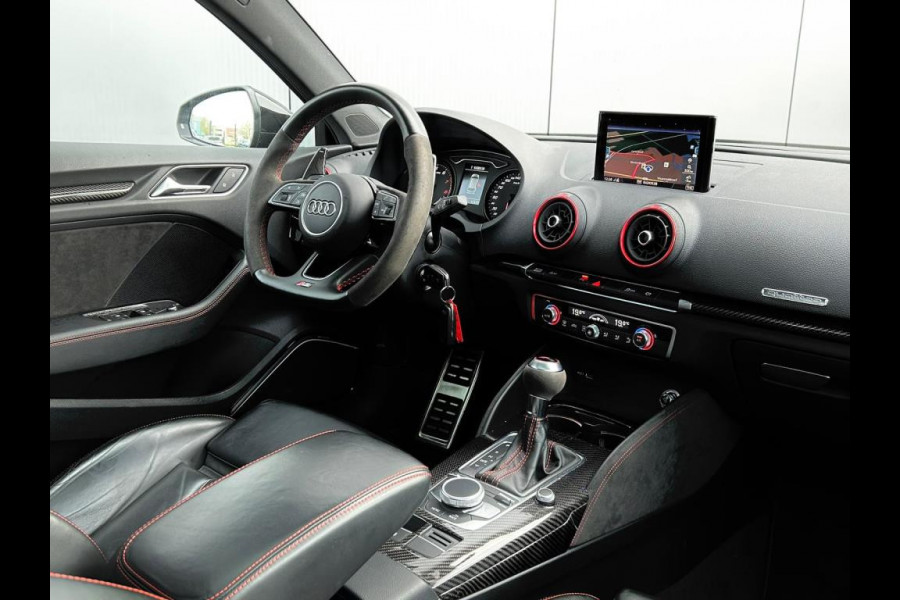 Audi RS3 2.5 TFSI Quattro / Pano / B&O / Akra / LED / Camera