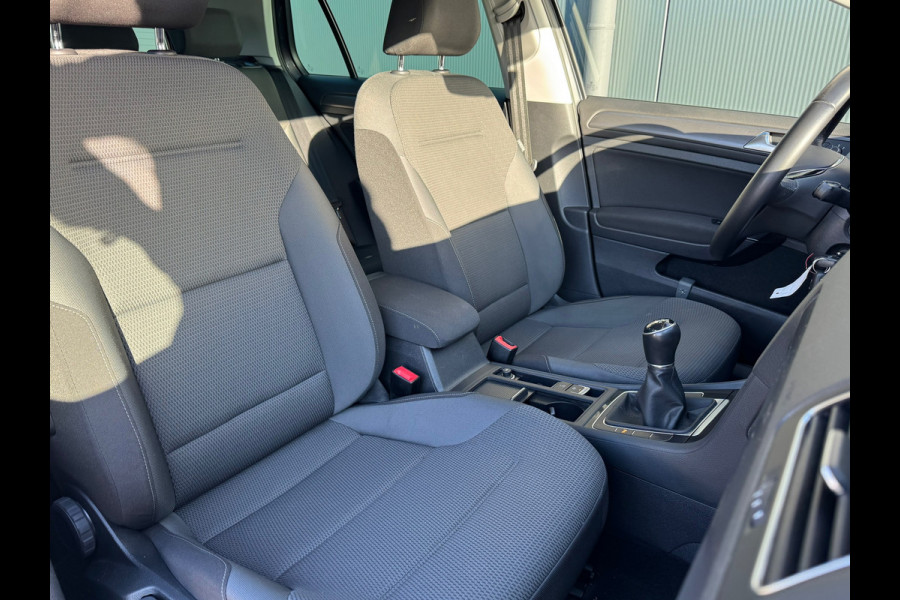 Volkswagen Golf 1.0 TSI Comfortline * AppleCarPlay * Cruise * Trekhaak * PDC *