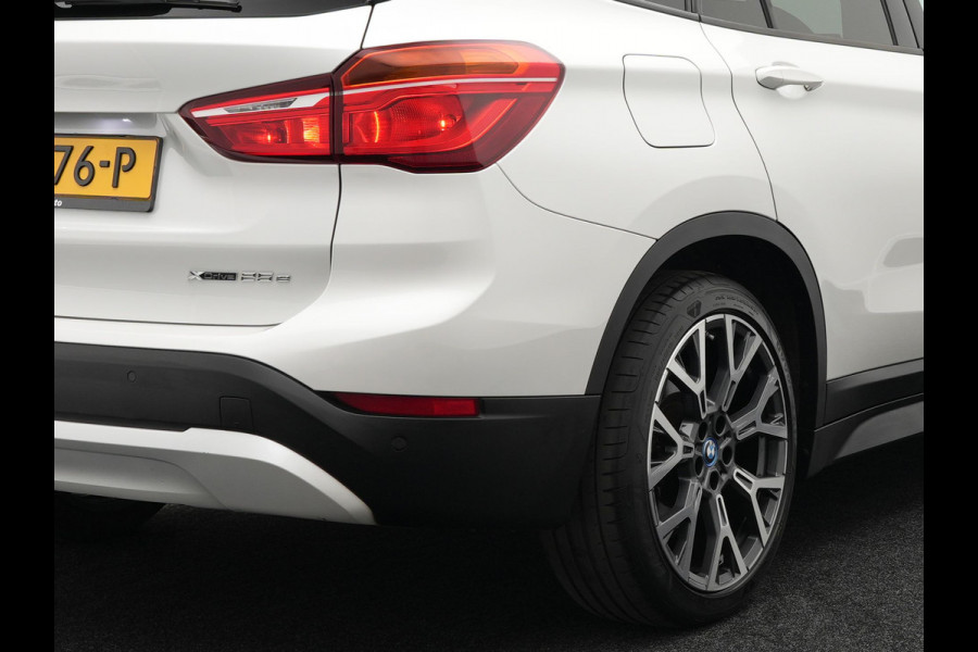 BMW X1 xDrive25e Sportline Plug in Hybrid PHEV | Panodak | Apple Carplay | 19"L.M | Lederen Sportstoelen | DAB | Harman Kardon | Head Up | Stuurverwarming |