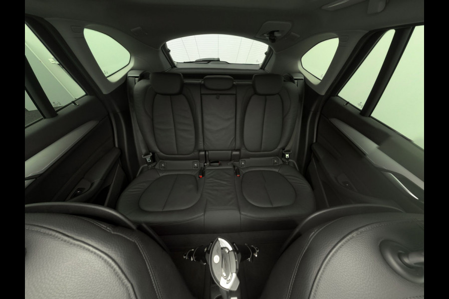BMW X1 xDrive25e Sportline Plug in Hybrid PHEV | Panodak | Apple Carplay | 19"L.M | Lederen Sportstoelen | DAB | Harman Kardon | Head Up | Stuurverwarming |