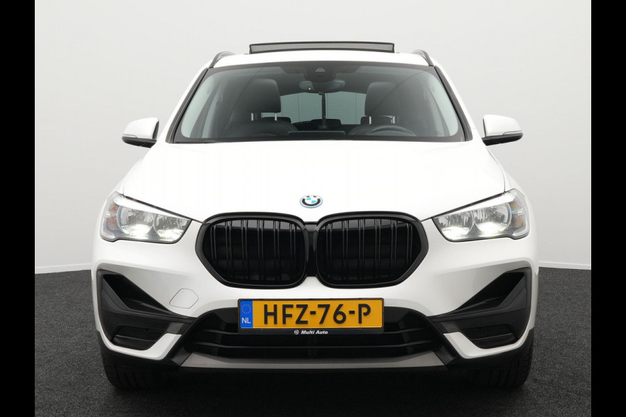 BMW X1 xDrive25e Sportline Plug in Hybrid PHEV | Panodak | Apple Carplay | 19"L.M | Lederen Sportstoelen | DAB | Harman Kardon | Head Up | Stuurverwarming |