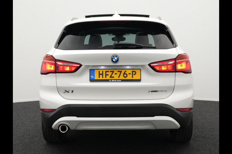 BMW X1 xDrive25e Sportline Plug in Hybrid PHEV | Panodak | Apple Carplay | 19"L.M | Lederen Sportstoelen | DAB | Harman Kardon | Head Up | Stuurverwarming |