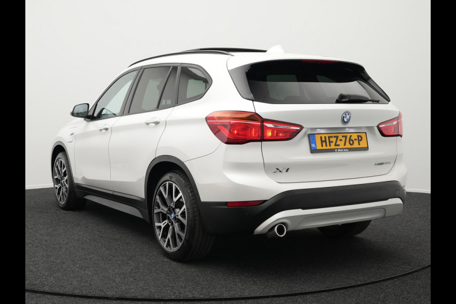 BMW X1 xDrive25e Sportline Plug in Hybrid PHEV | Panodak | Apple Carplay | 19"L.M | Lederen Sportstoelen | DAB | Harman Kardon | Head Up | Stuurverwarming |