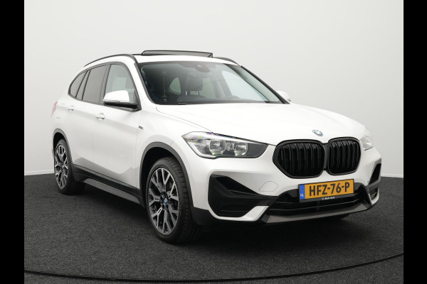 BMW X1 xDrive25e Sportline Plug in Hybrid PHEV | Panodak | Apple Carplay | 19"L.M | Lederen Sportstoelen | DAB | Harman Kardon | Head Up | Stuurverwarming |