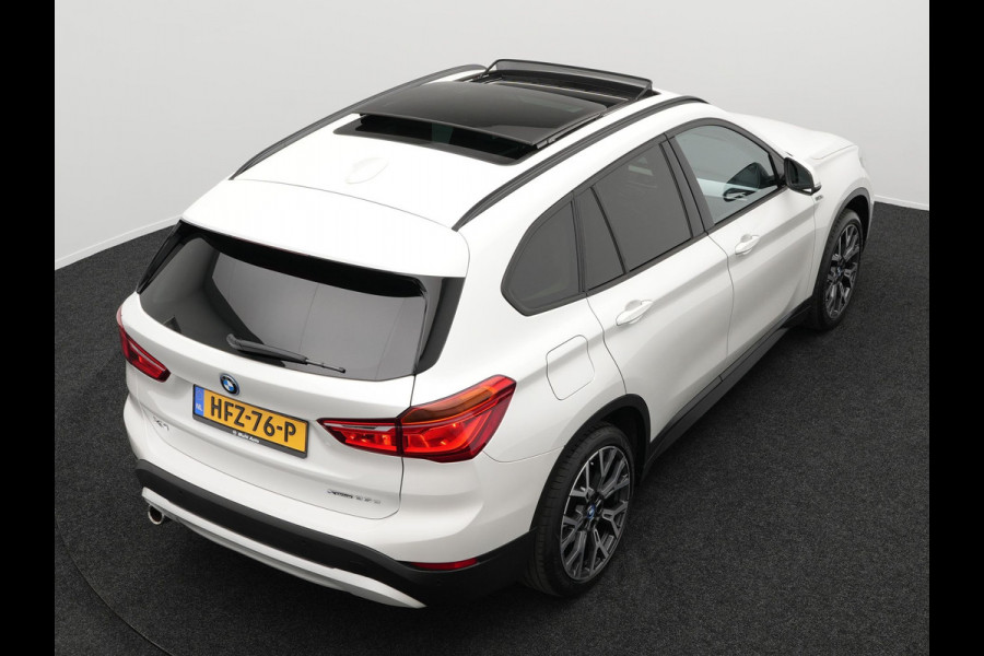BMW X1 xDrive25e Sportline Plug in Hybrid PHEV | Panodak | Apple Carplay | 19"L.M | Lederen Sportstoelen | DAB | Harman Kardon | Head Up | Stuurverwarming |